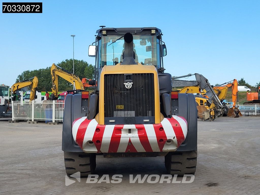 CASE 821 G