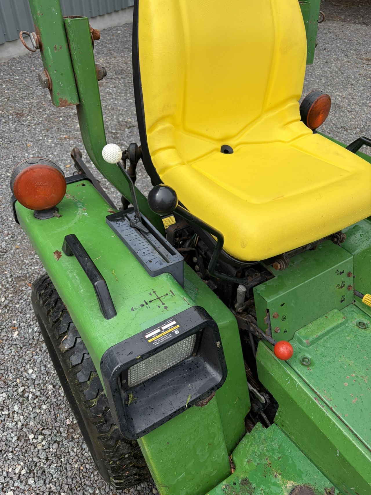 John Deere 655 Diesel 4wd compact tractor met maaidek, fronthef