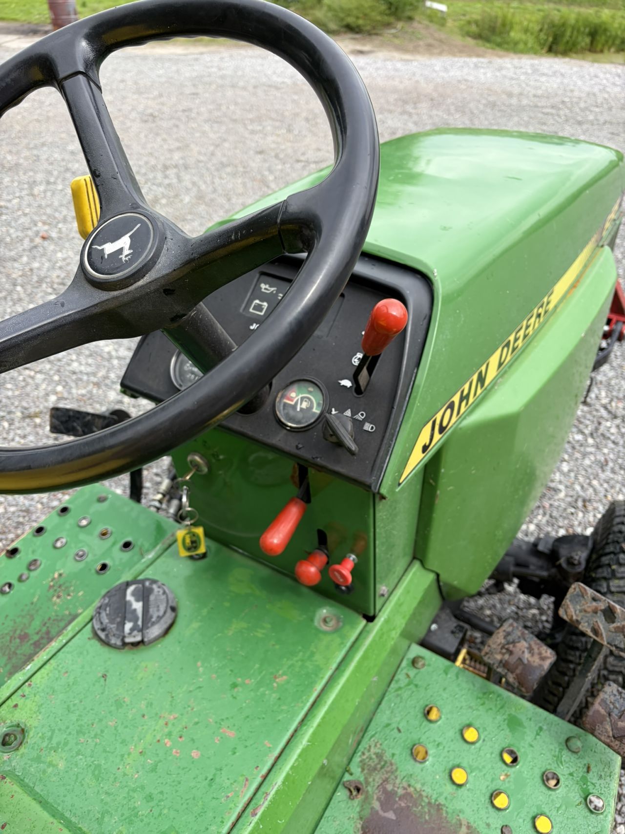 John Deere 655 Diesel 4wd compact tractor met maaidek, fronthef