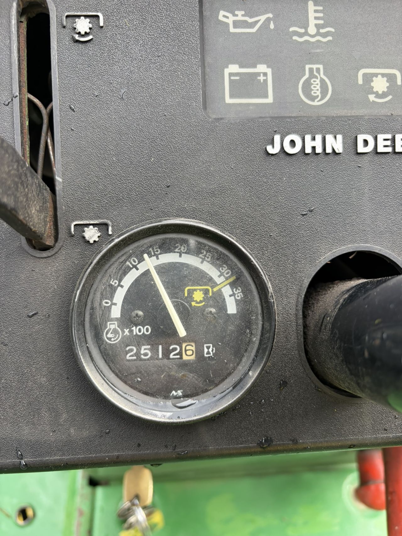 John Deere 655 Diesel 4wd compact tractor met maaidek, fronthef