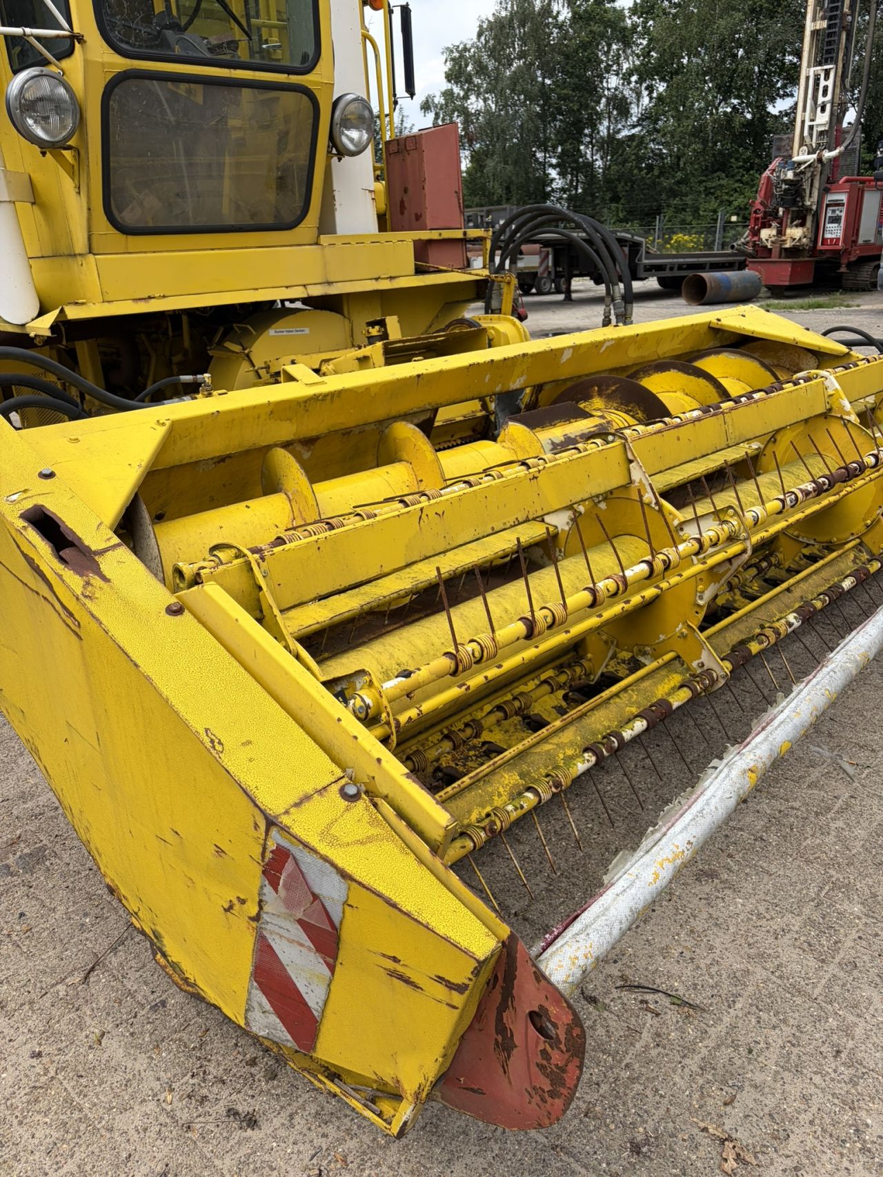 Hesston Field Queen veldhaksel rear dump met direct cut maaibord