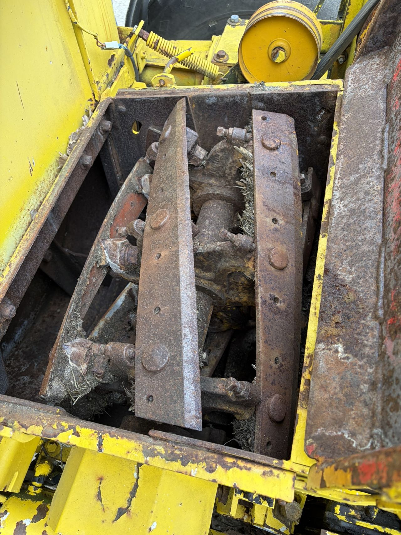 Hesston Field Queen veldhaksel rear dump met direct cut maaibord
