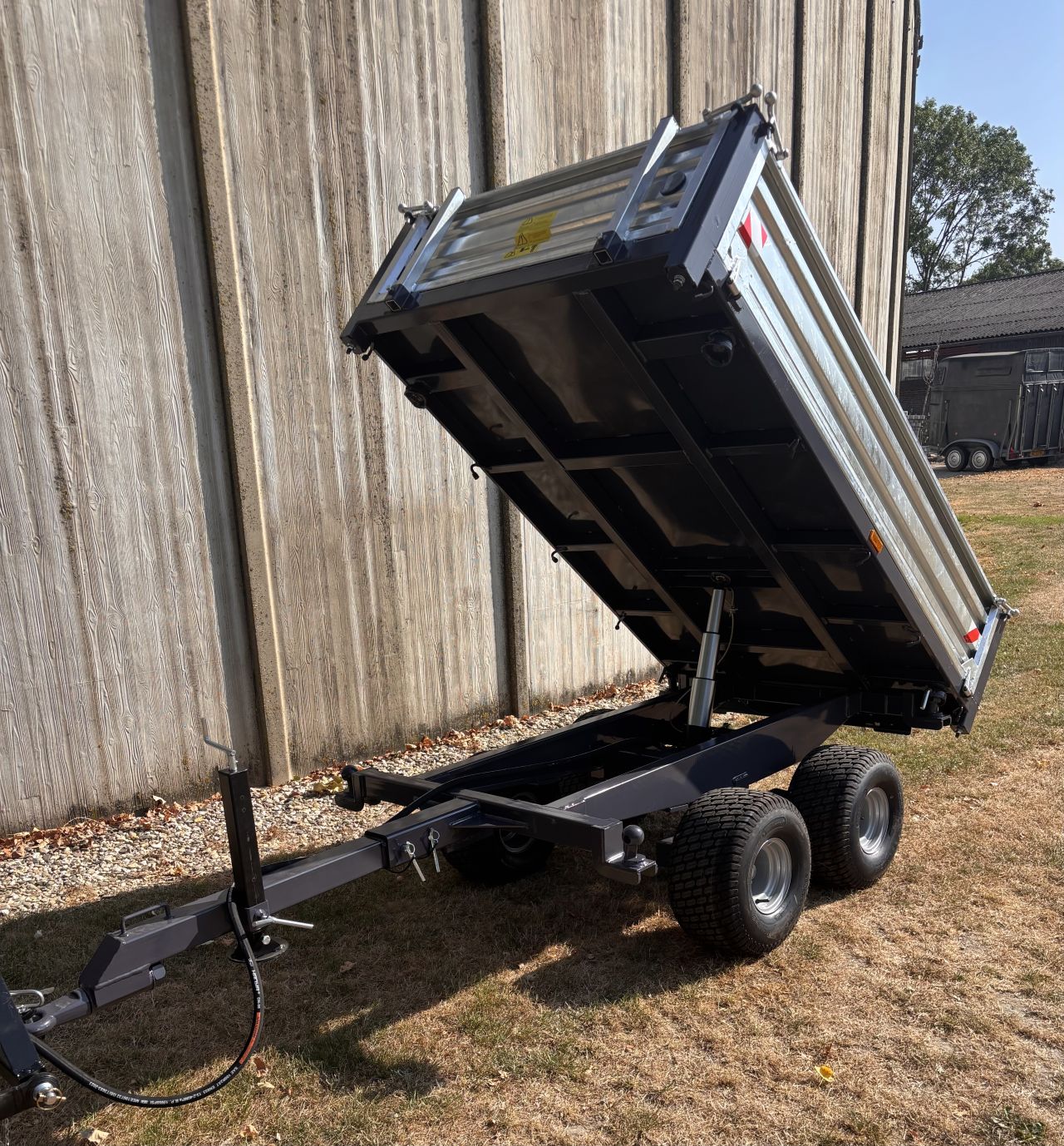 2500 kg kipper - 3 zijdig kiepen - nieuw