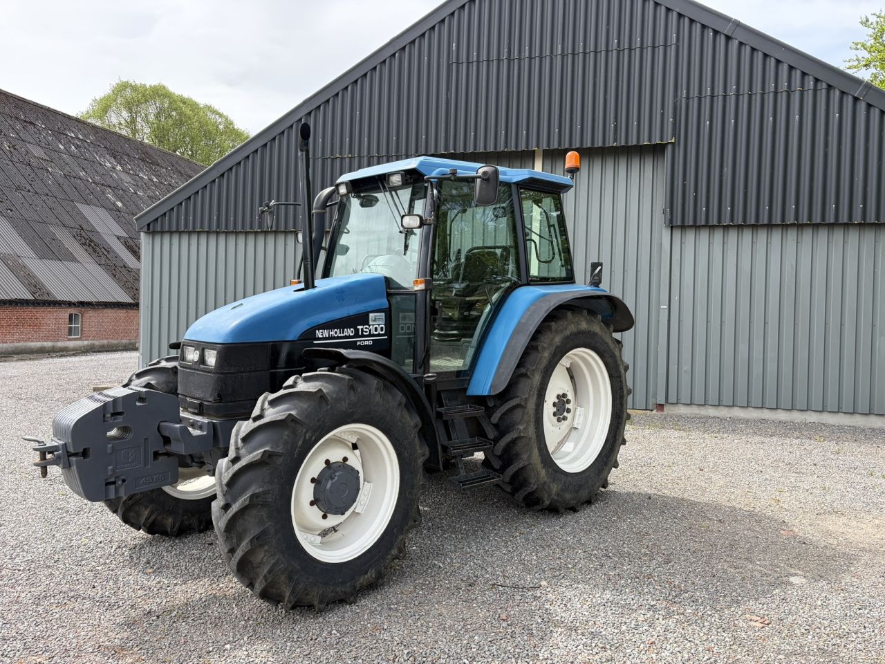 New Holland TS100 4wd kruipbak