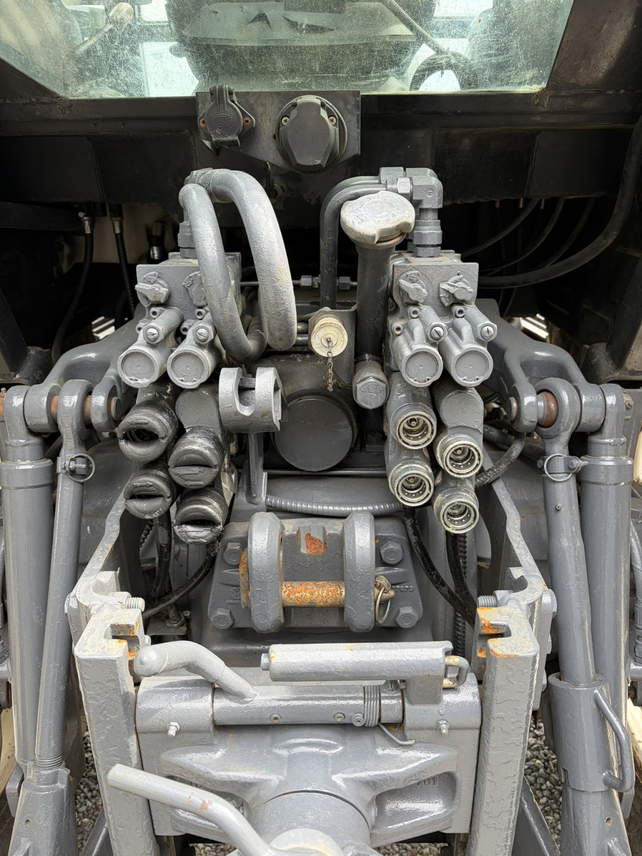 New Holland TS100 4wd kruipbak