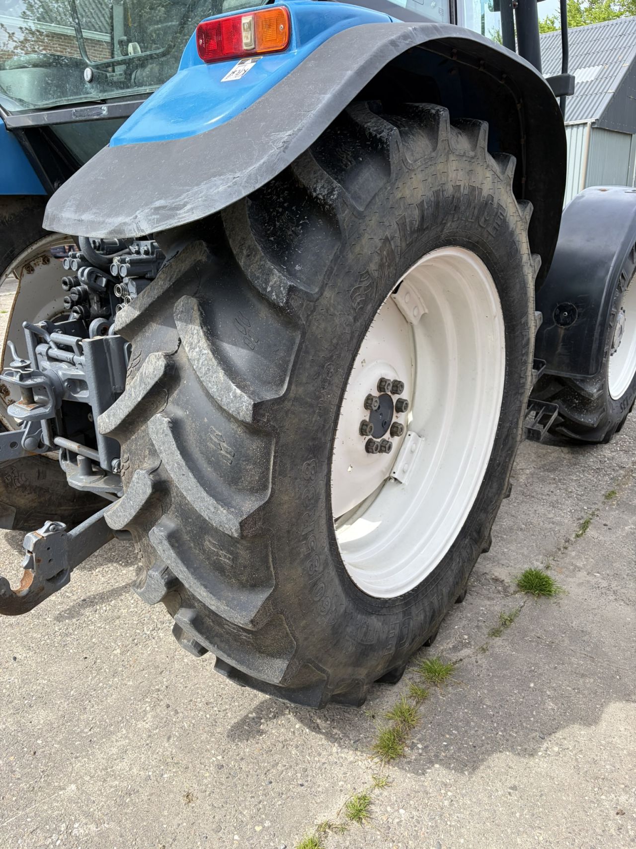 New Holland TS100 4wd kruipbak