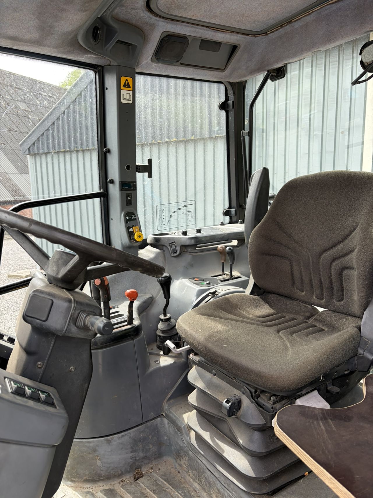 New Holland TS100 4wd kruipbak