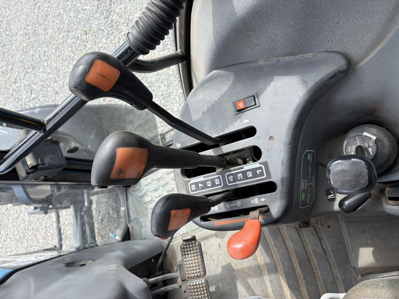 New Holland TS100 4wd kruipbak