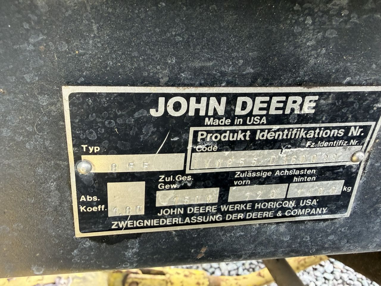 John deere 855 compact tractor met maaidek MARGE