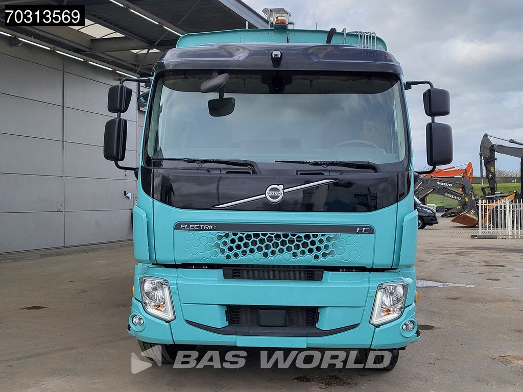 Volvo Electric 6X2 NL-Truck 100% Electric 4x66Kw 20m3 OMB Legend E24 Garbage truck