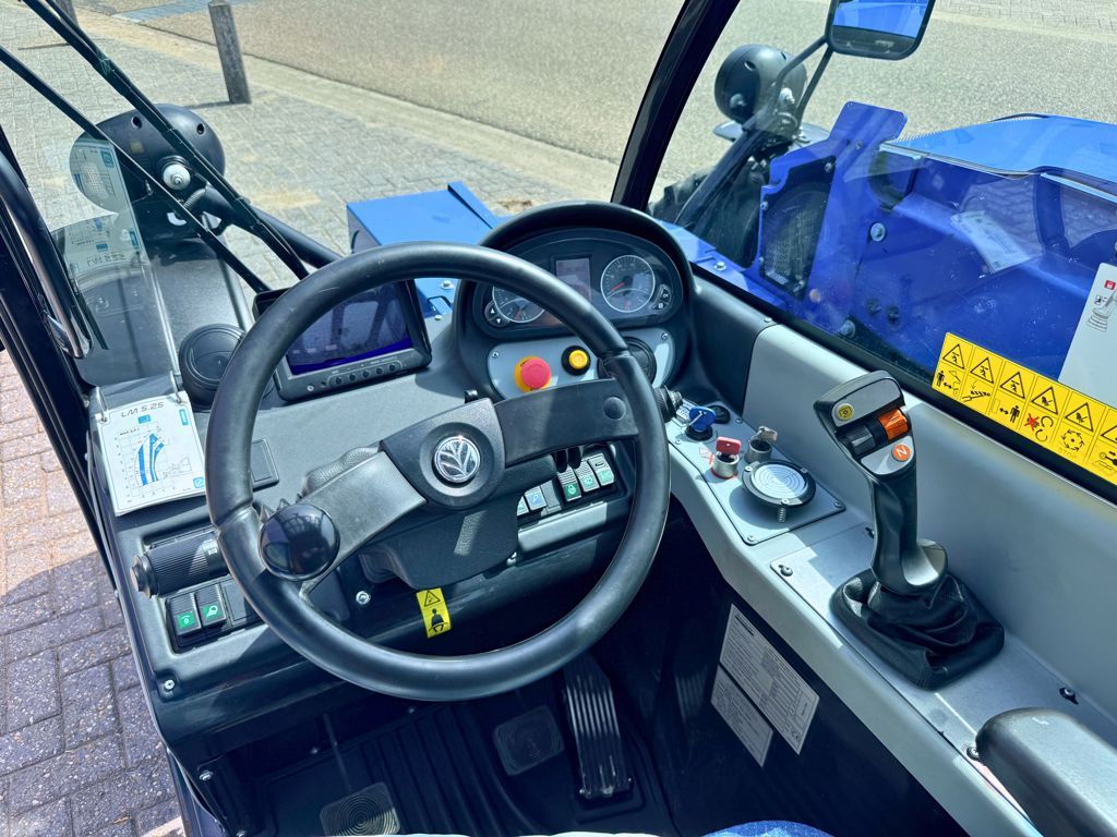 New Holland LM5.25 Verreiker