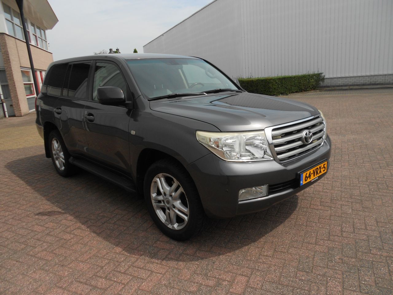 Toyota landcruiser 200 v8