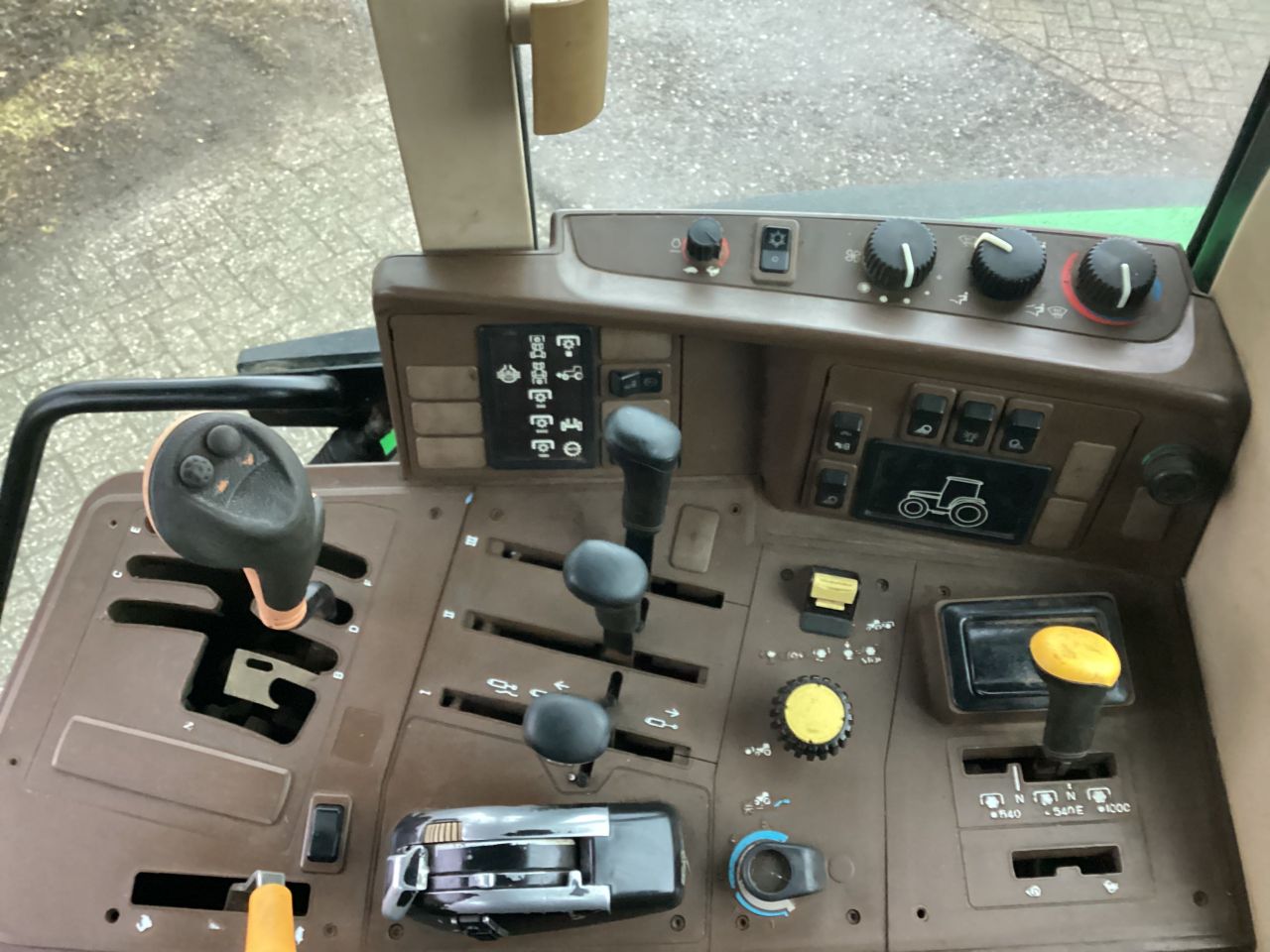 John Deere 6510