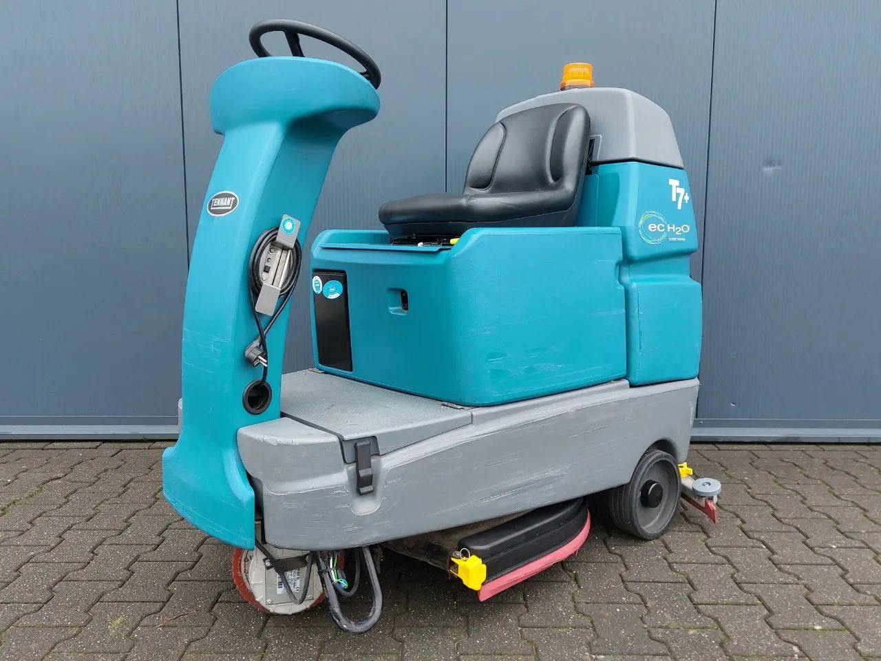 Tennant T7+