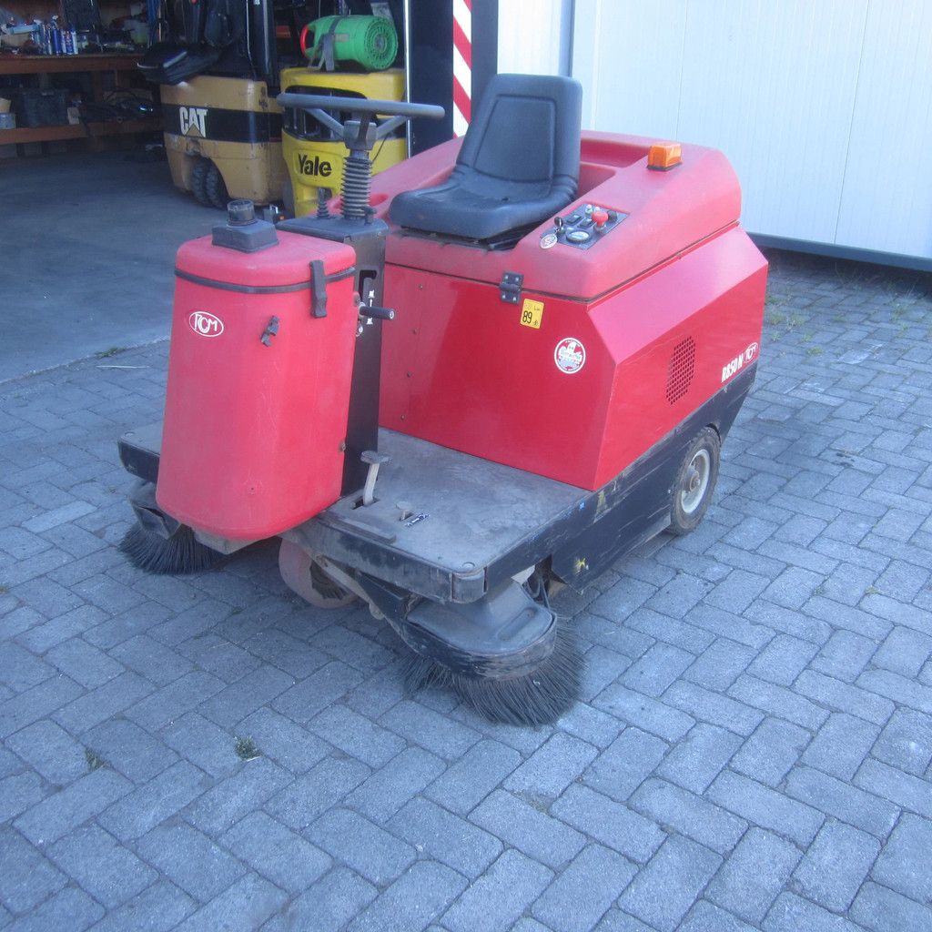 RCM R850 NE, elektrisch, veegbreedte 1.40 mtr.