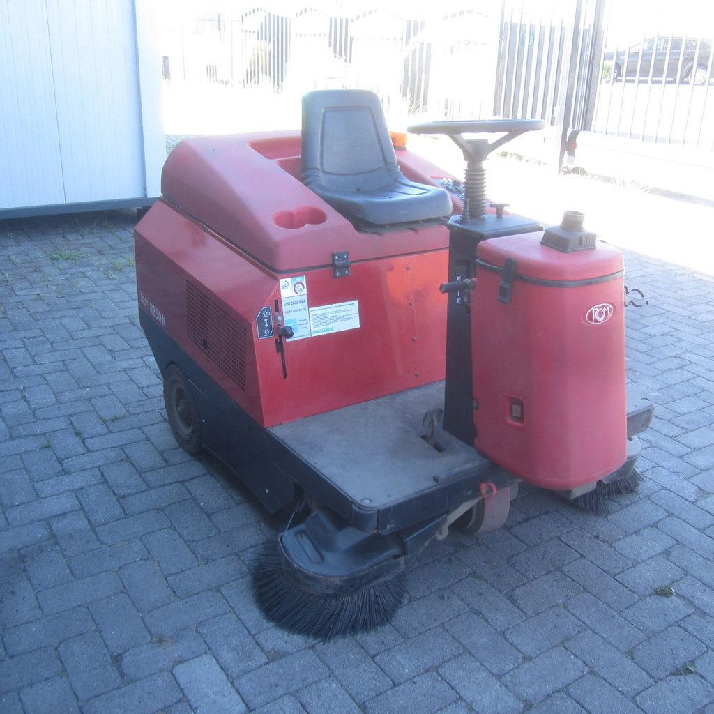 RCM R850 NE, elektrisch, veegbreedte 1.40 mtr.