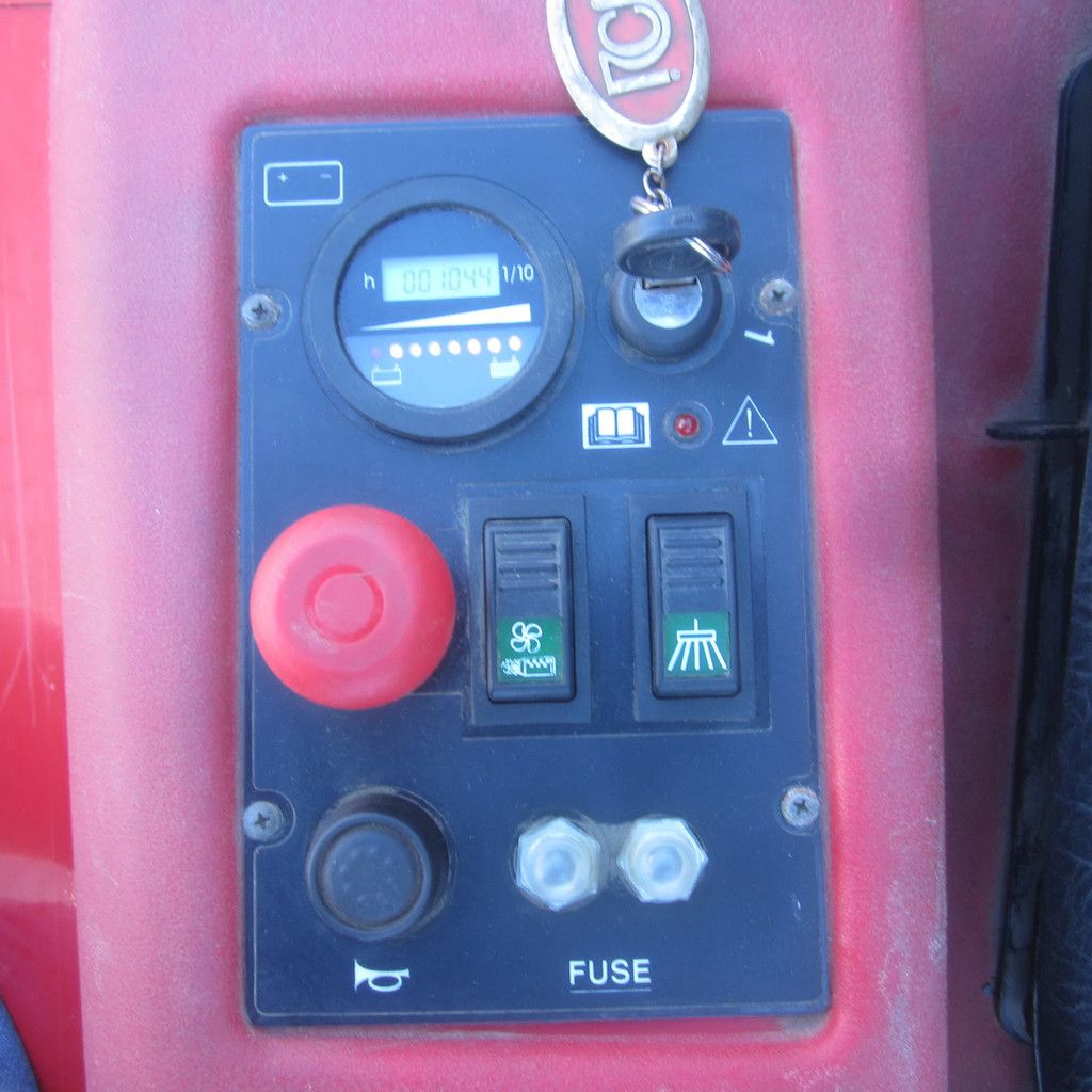 RCM R850 NE, elektrisch, veegbreedte 1.40 mtr.