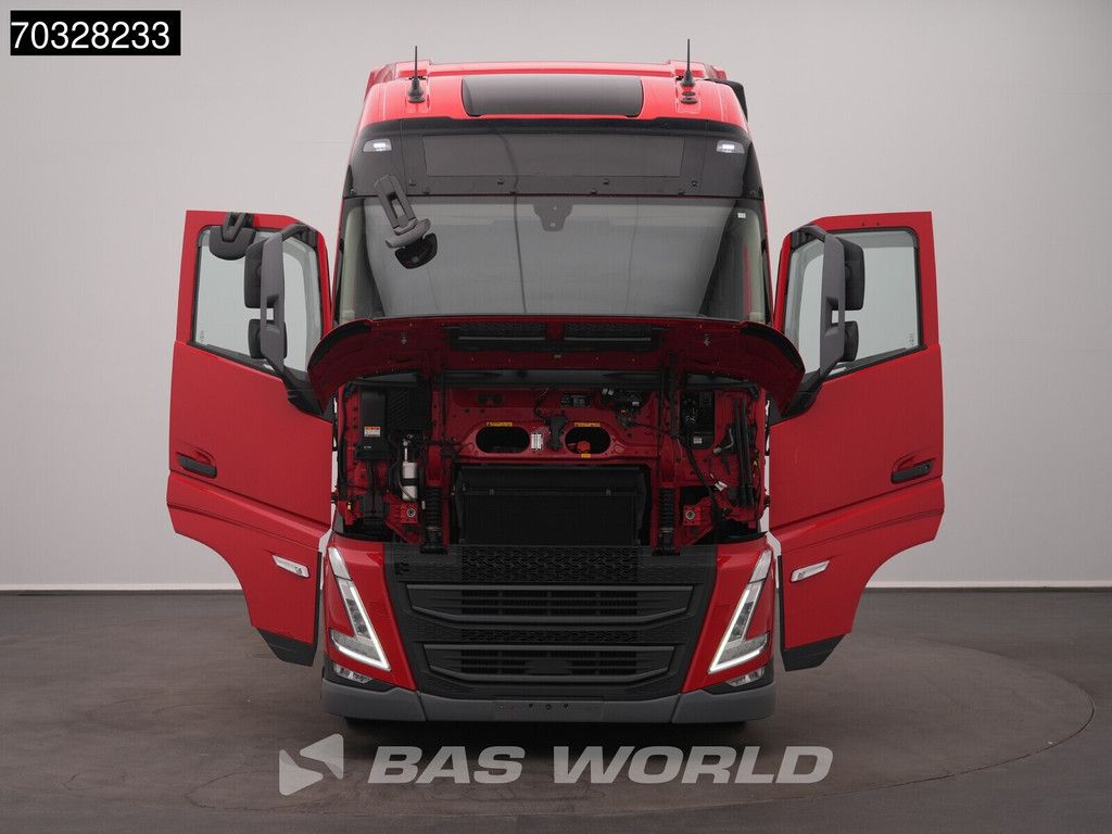 Volvo FH 460 4X2 Mega XL 2x Tanks ACC Navi