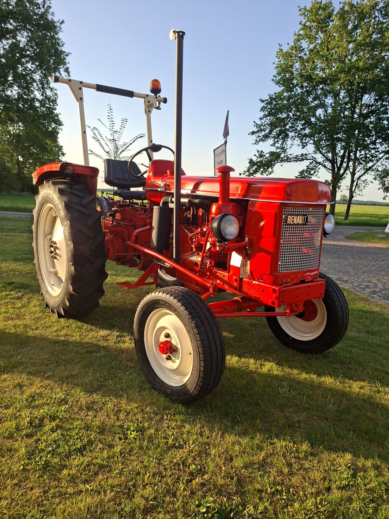 Zeer nette Renault Super 6D