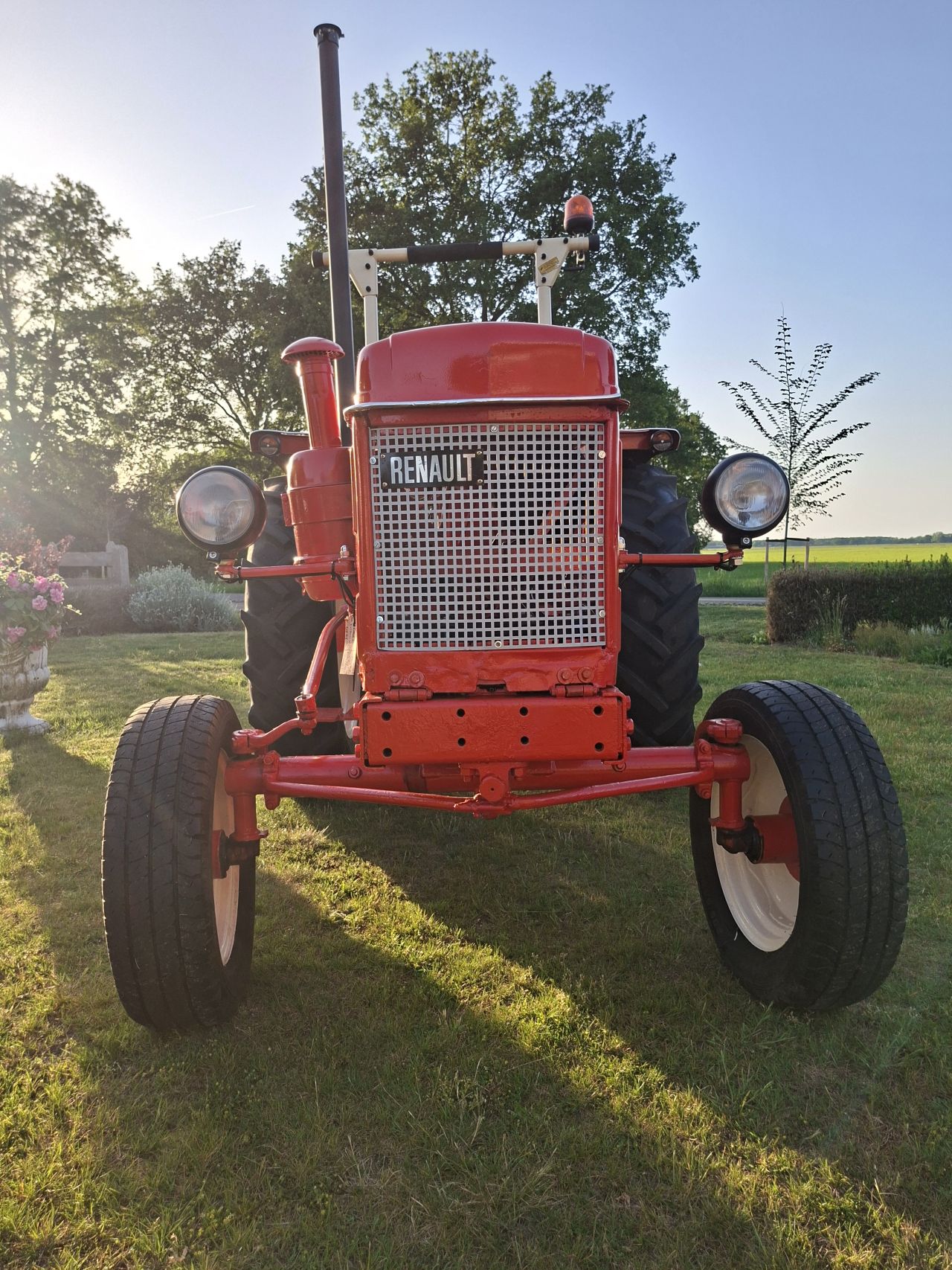 Zeer nette Renault Super 6D