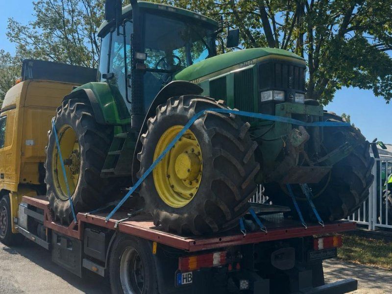 John Deere 7700