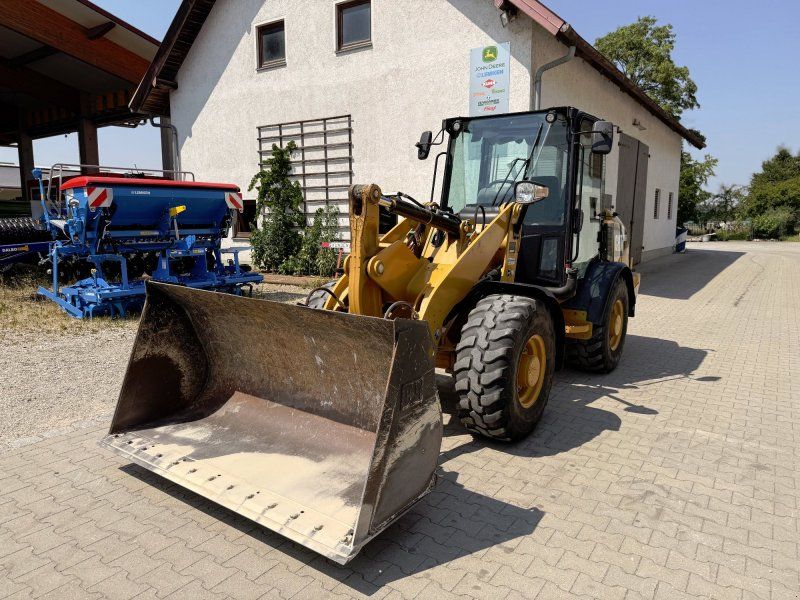 Cat 906 M