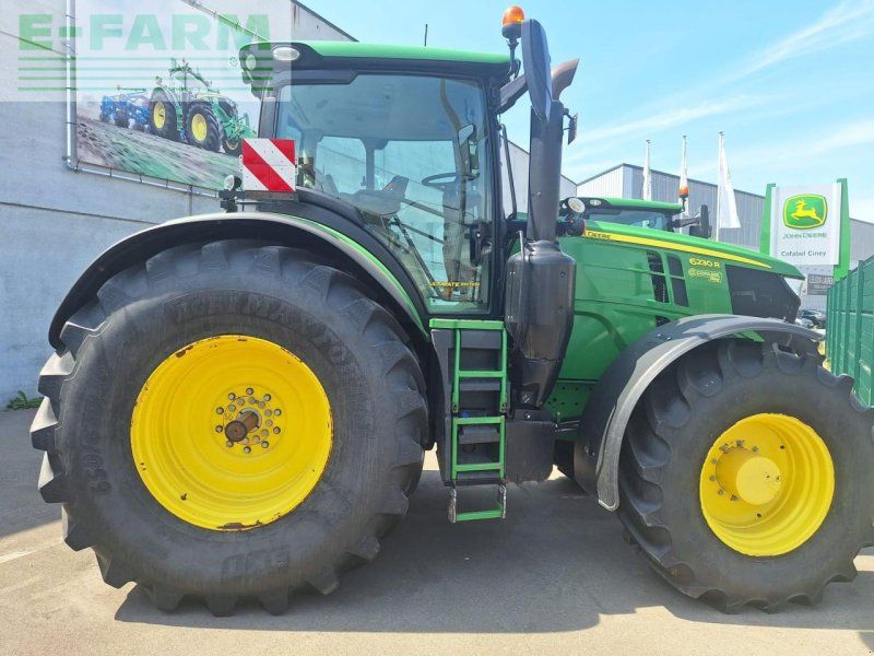 John Deere 6230R