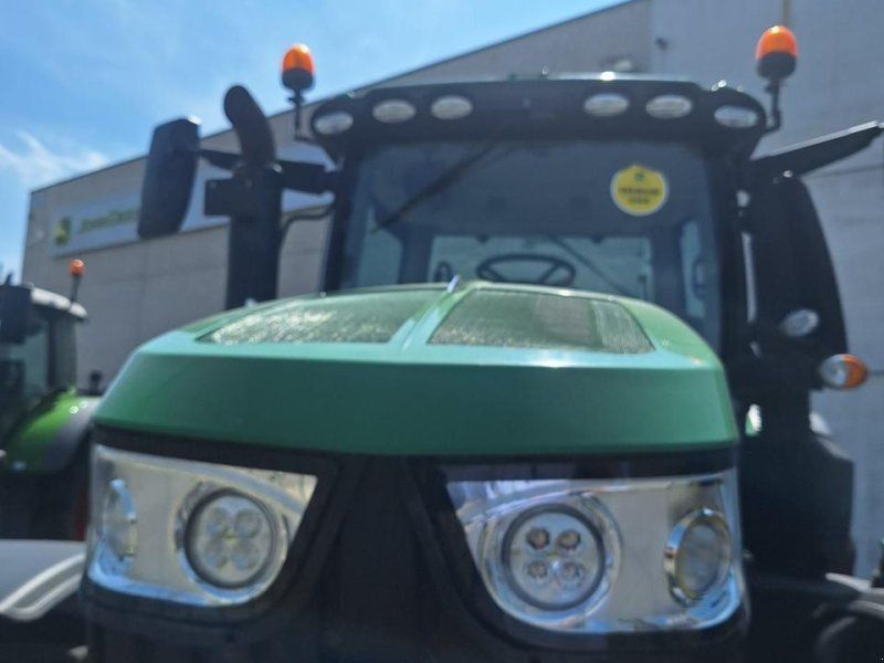 John Deere 6230R
