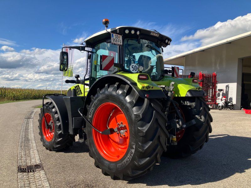 Claas ARION 660