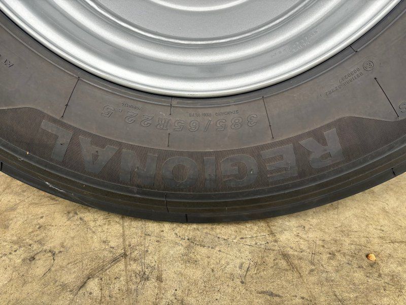 Komplettradsatz 385/65 R22,5 ET0