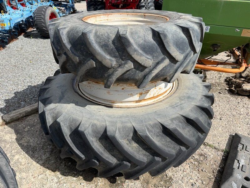 Alliance 420/85 R30 520/85 R42 (16.9R30 20.8R42)
