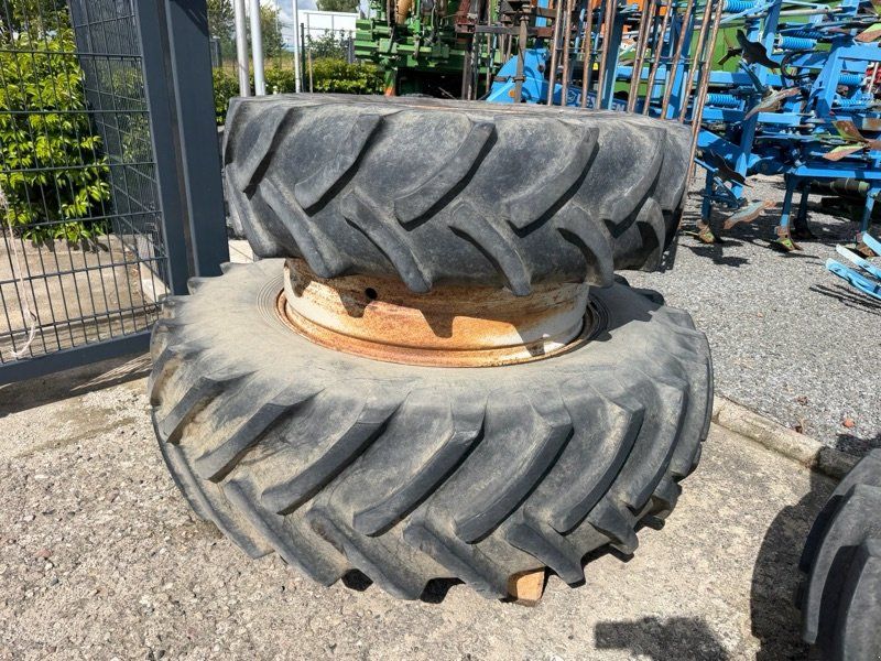 Alliance 420/85 R30 520/85 R42 (16.9R30 20.8R42)