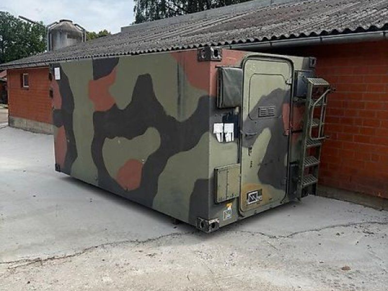 Shelter Container Zeppelin FM2 MAN Lager Koffer isoliert