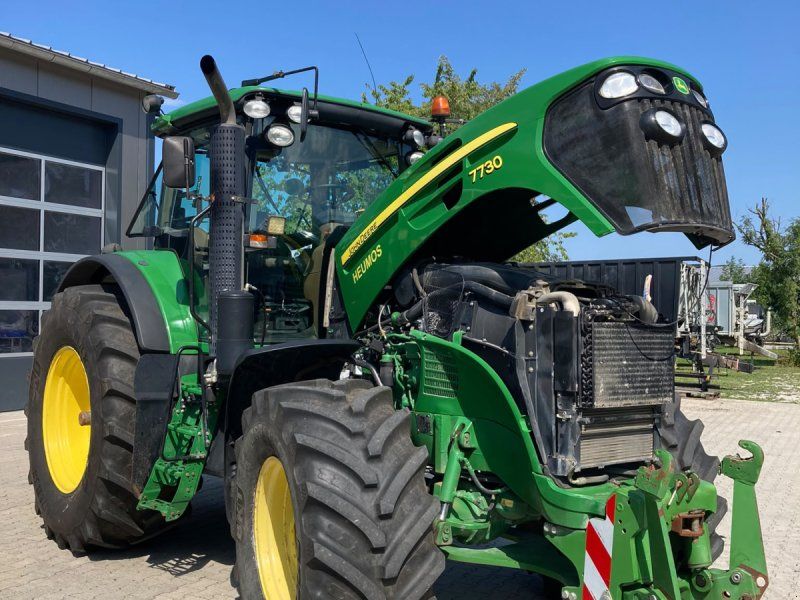 John Deere 7730