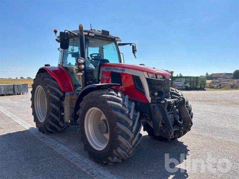 Massey Ferguson 7S.210
