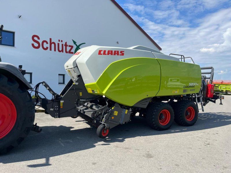 Claas Quadrant 5200 RC + Stapelwagen Quadro Pac V, neuwertiger Zustand