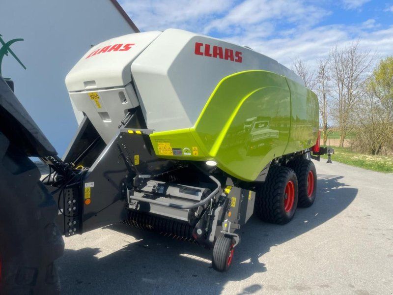 Claas Quadrant 5200 RC + Stapelwagen Quadro Pac V, neuwertiger Zustand