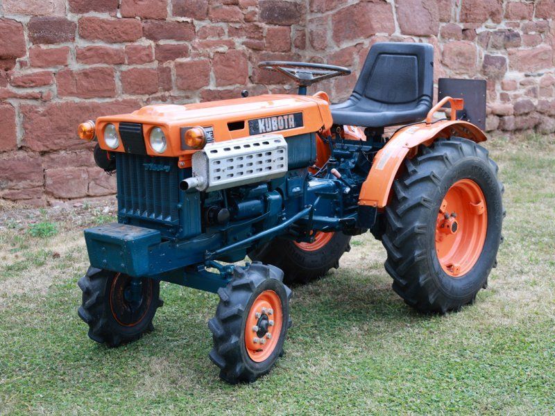 Kubota B 7000