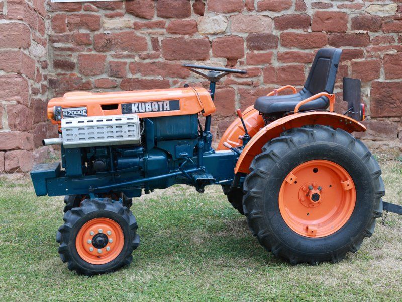 Kubota B 7000