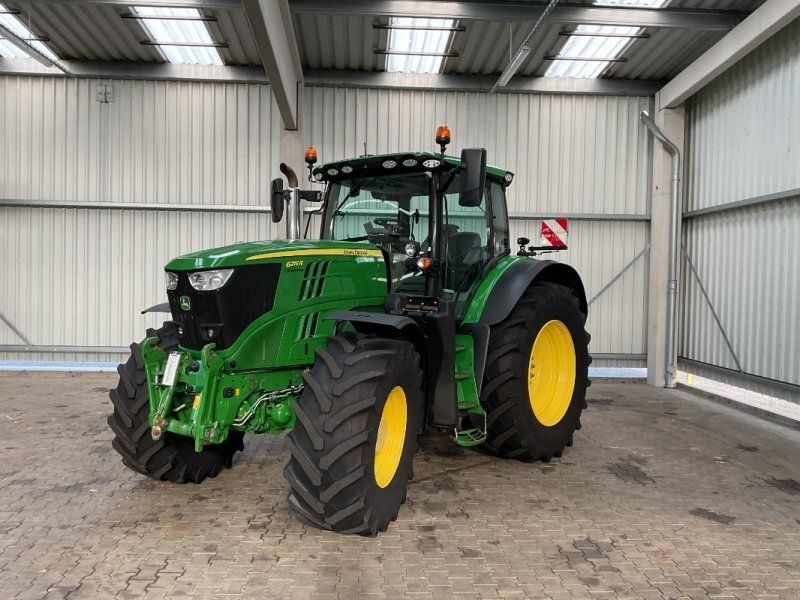 John Deere 6215R