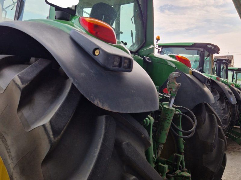 John Deere 7530