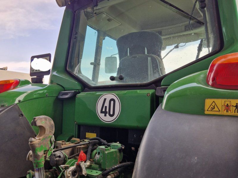 John Deere 7530