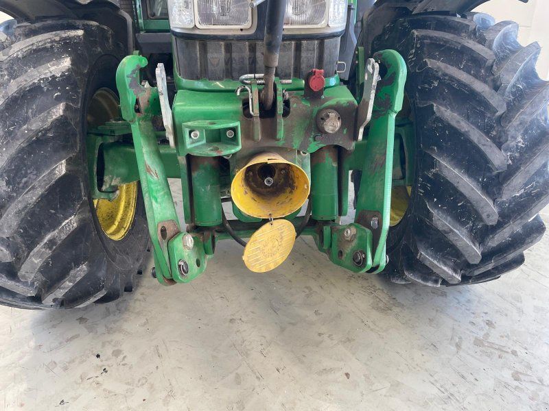 John Deere 6830