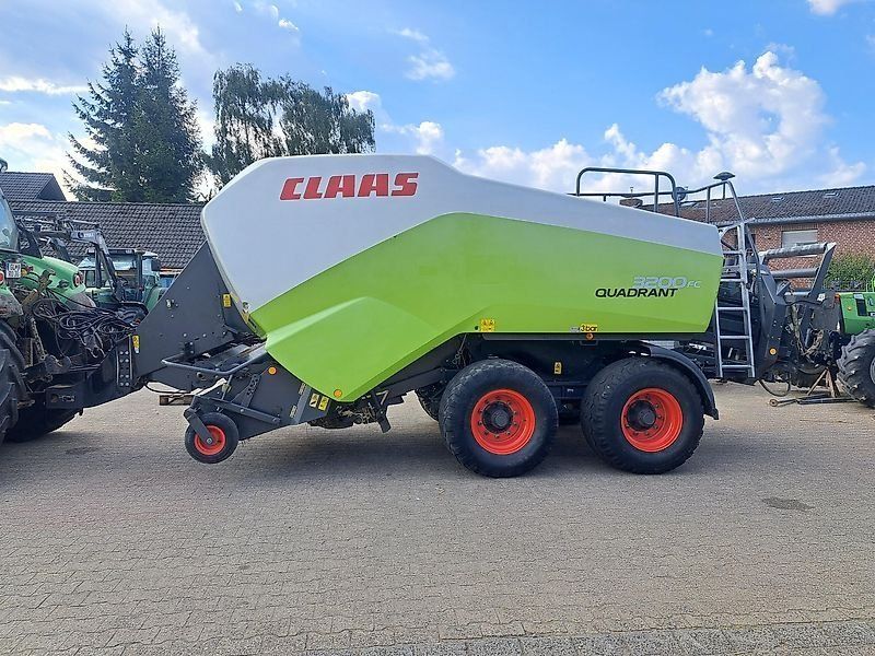 Claas Quadrant 3200 FC