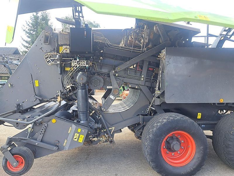 Claas Quadrant 3200 FC