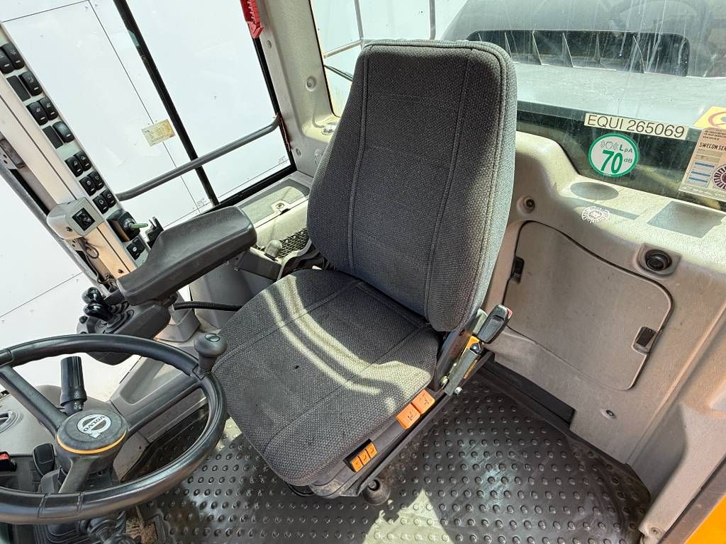 Volvo L180H - Automatic Greasing / Camera