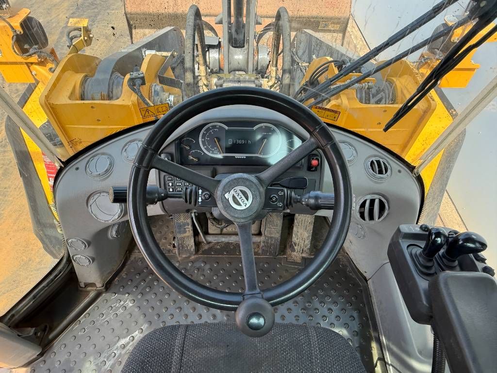Volvo L180H - Automatic Greasing / Camera