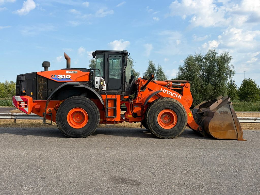 Hitachi ZW310-6