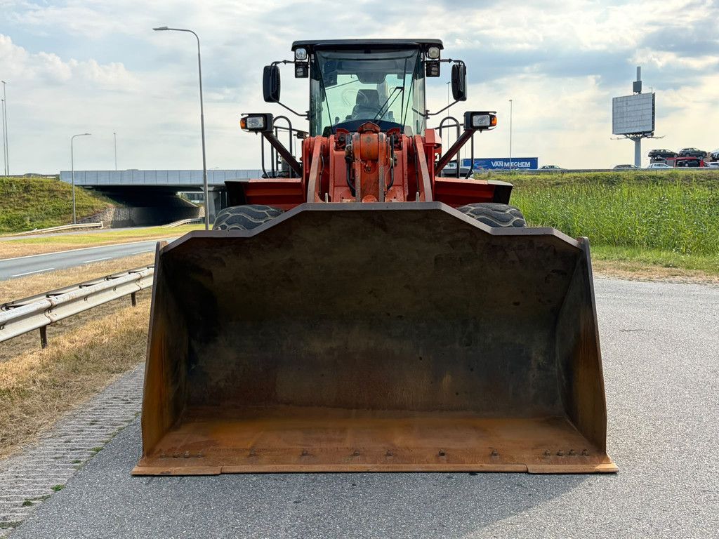 Hitachi ZW310-6