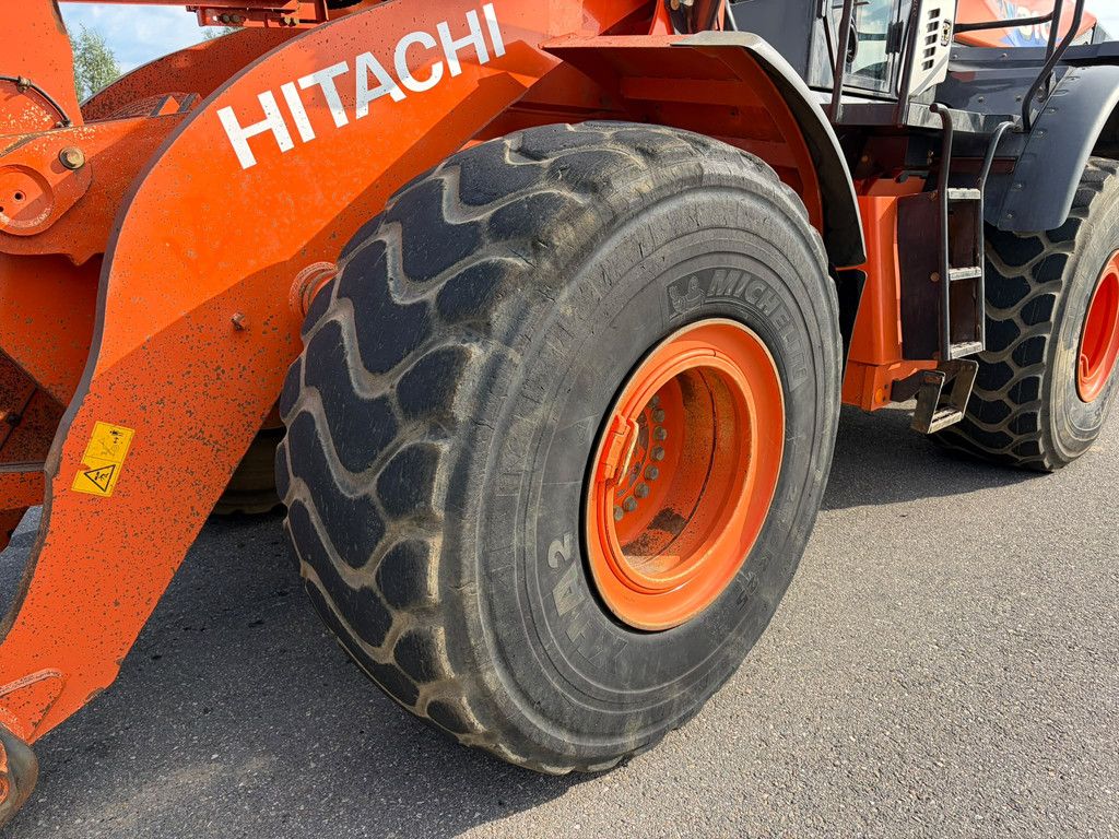 Hitachi ZW310-6